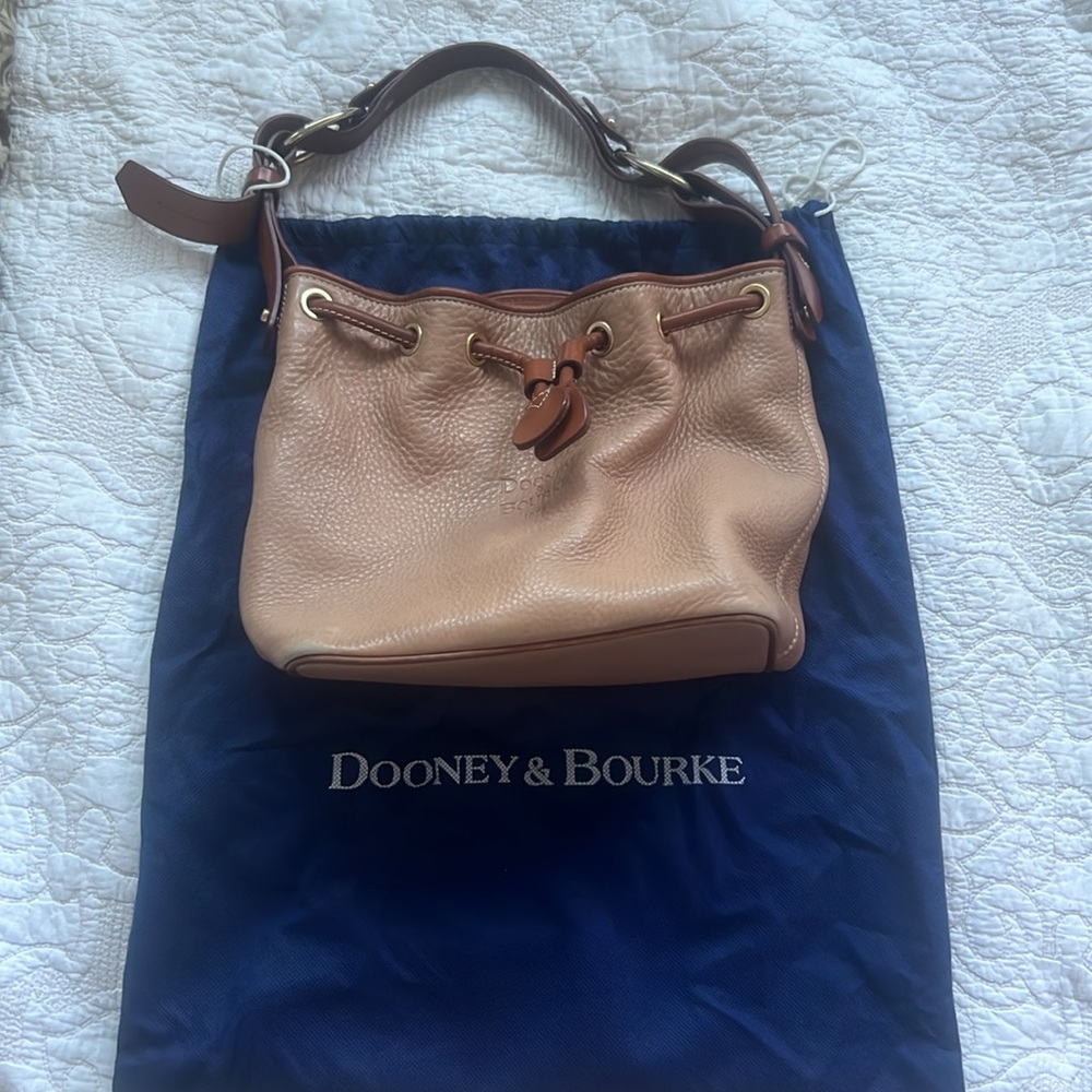 Dooney & Bourke Tan leather bucket purse